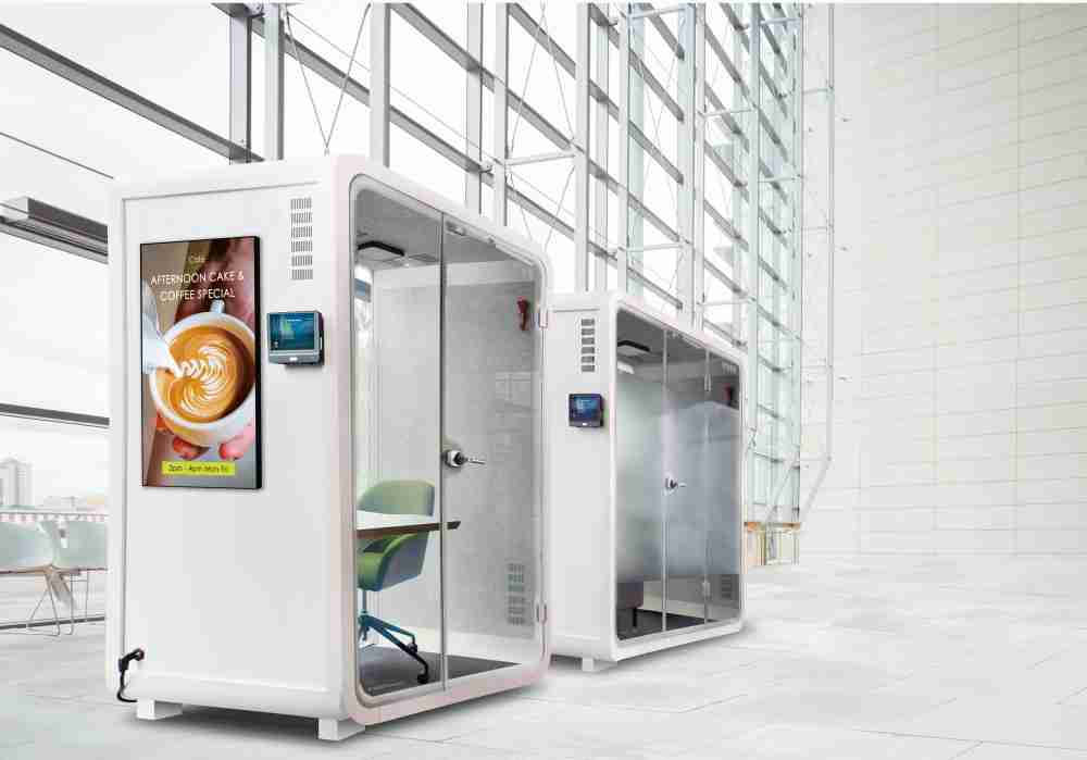 万利子公司达擎之智慧行动办公舱，，，，采用PDLC智能调光玻璃设计，，，，透过通电与断电的电流切换，，，呈现透明与雾面效果，，，具节能降耗特性并兼顾隐私，，，确保信息安全