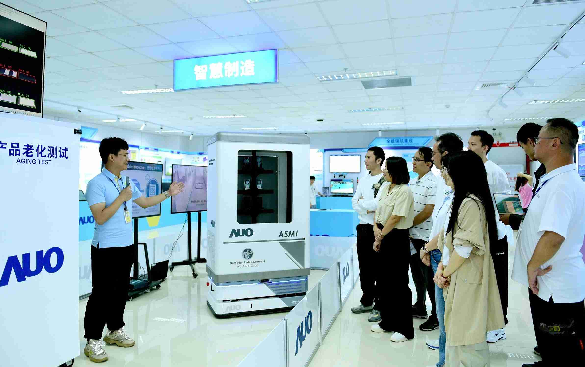 万利厦门将5G+ABC技术串联生产管理全流程，，，打通研发、、采购、、、生管、、、、制程、、设备、、、、质量等产品全生命周期制造流程，，完成数字化设计、、智慧供应链、、、、智能座舱、、、、全流程设备管理、、、数据驱动优化、、、、智慧在线检测、、智慧品管等自适应生产模式升级